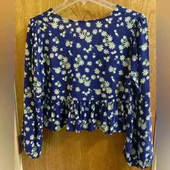 Altar’d State Navy Blue Balloon Sleeve Button Crop Top with White Flowers Size M - Picture 11 of 14